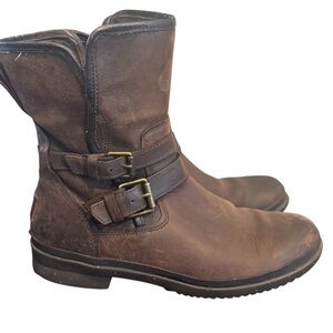 UGG Women's Simmens waterproof leather boots in a stout brown color size 7.5
